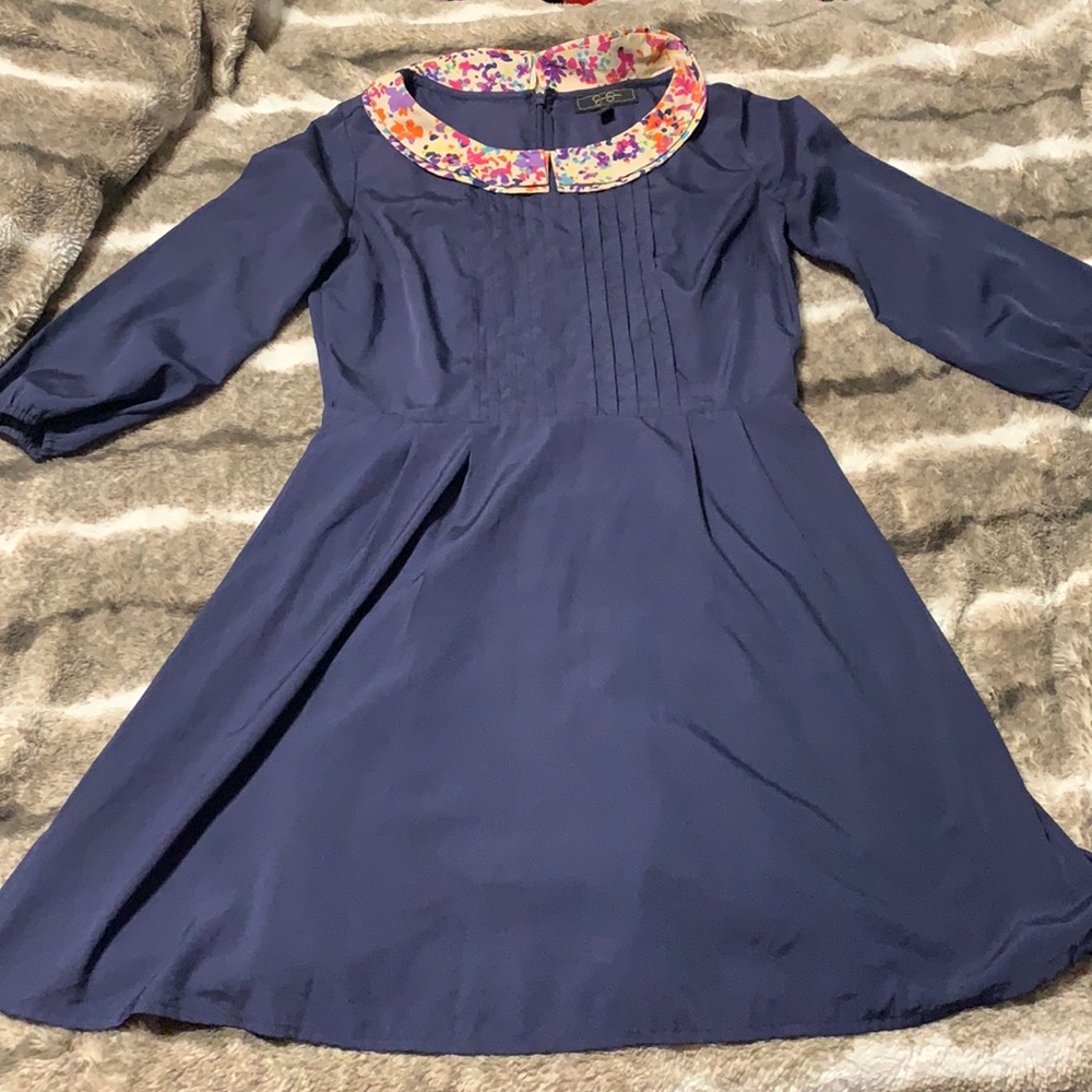 Dark navy dress it’s not as light as it seems on the pictures.